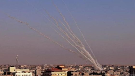 عاجل: رشقات صاروخية مكثفة و واسعة في غزة بإتجاه إسرائيل (فيديو)