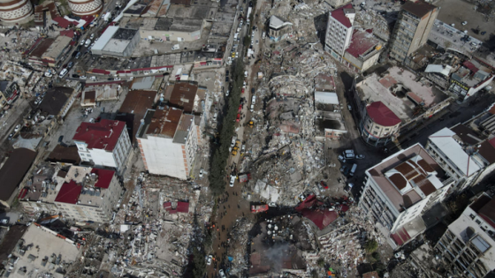 عالم تركي يحذر من تمزق قشرة الأرض بسبب زيادة التوتر الزلزالي (تفاصيل صادمة!)