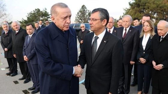 لقاء مفاجئ بين الرئيس أردوغان وزعيم المعارضة في البرلمان (صورة)