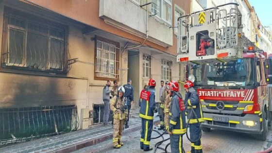اندلاع حريق هائل في منزل عائلة سورية بولاية اسطنبول (صور)