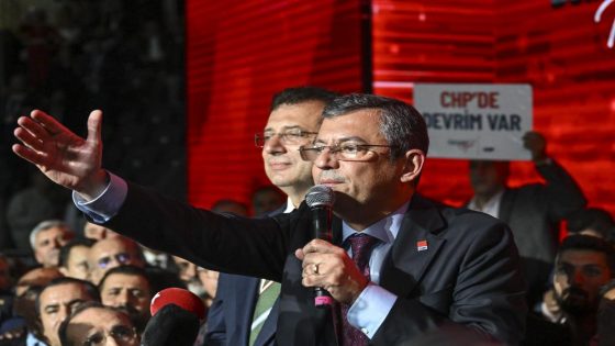 عاجل زعيم حزب الشعب الجمهوري: خطة جديدة للتعامل مع اللاجئين السوريين في تركيا