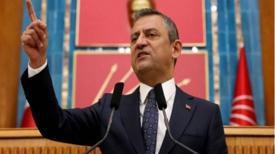 أوزغور أوزال: عودة تركيا إلى الوضع الطبيعي تتطلب توجيه السياسة نحو الشعب