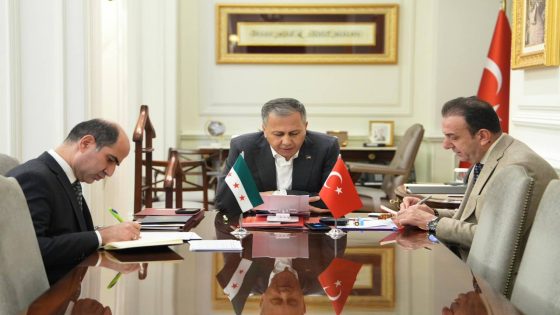 وزير الداخلية التركي يجري اتصالًا بنظيره السوري لتهنئته وبحث سبل التعاون